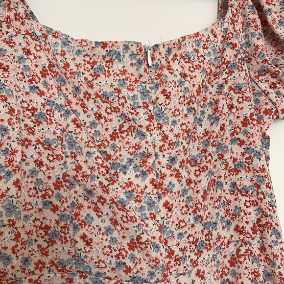 SHEIN Puff Sleeve Ruched Bust Ditsy Floral Milkmaid Dress - Picture 9 of 9